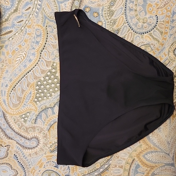 Bathing suit - Picture 6 of 12